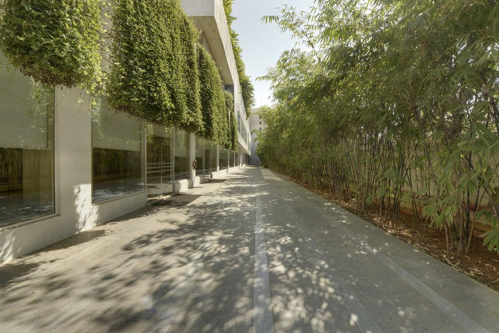 Radisson Blu Bengaluru Outer Ring Road Hotel Eksteriør billede