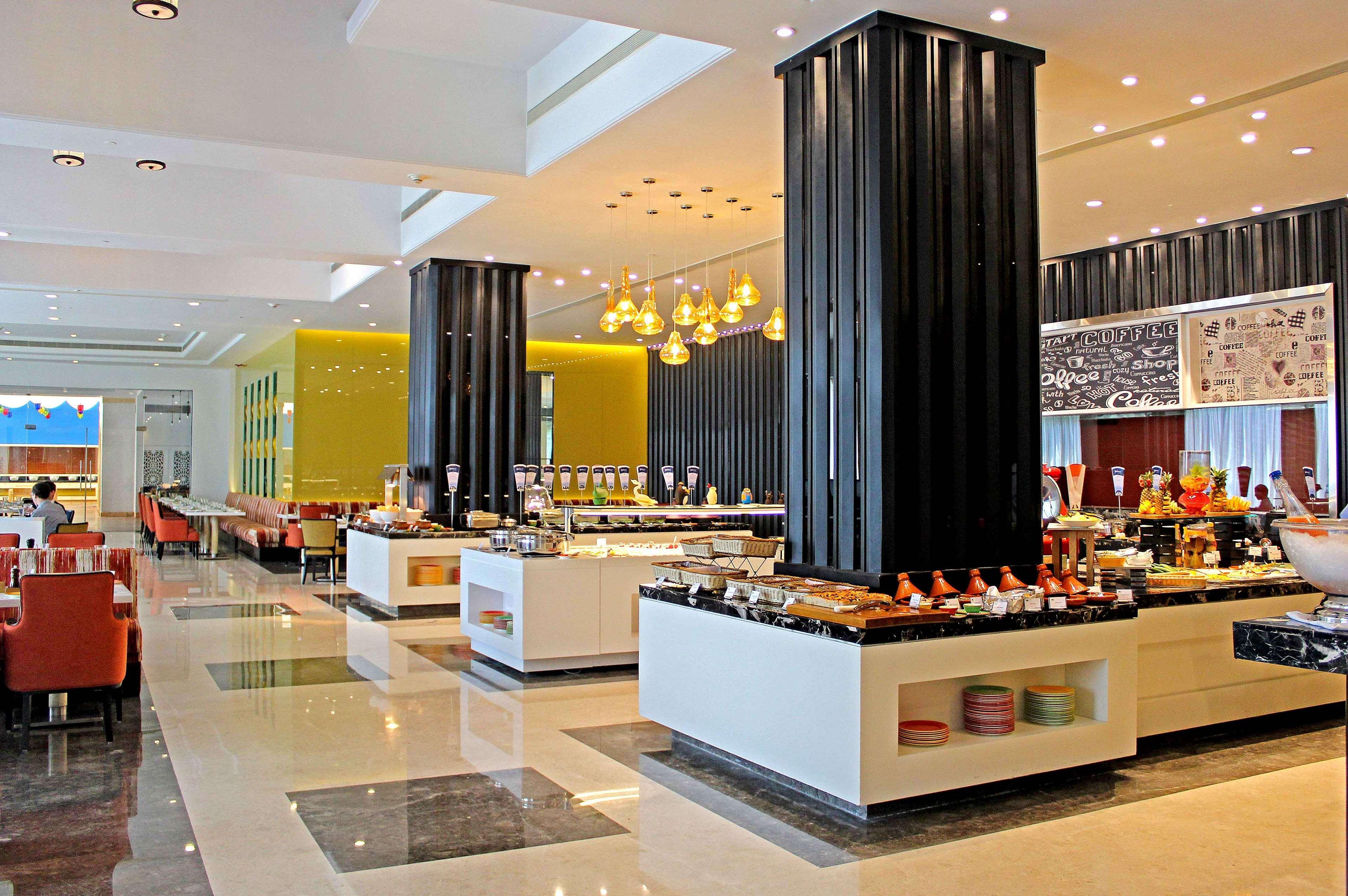 Radisson Blu Bengaluru Outer Ring Road Hotel Eksteriør billede