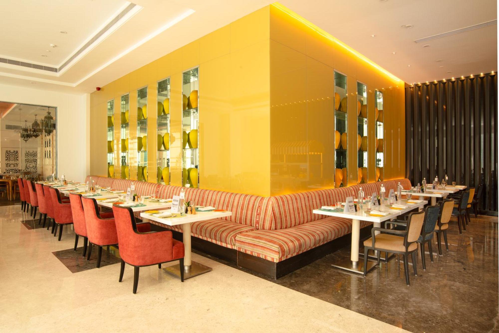 Radisson Blu Bengaluru Outer Ring Road Hotel Eksteriør billede