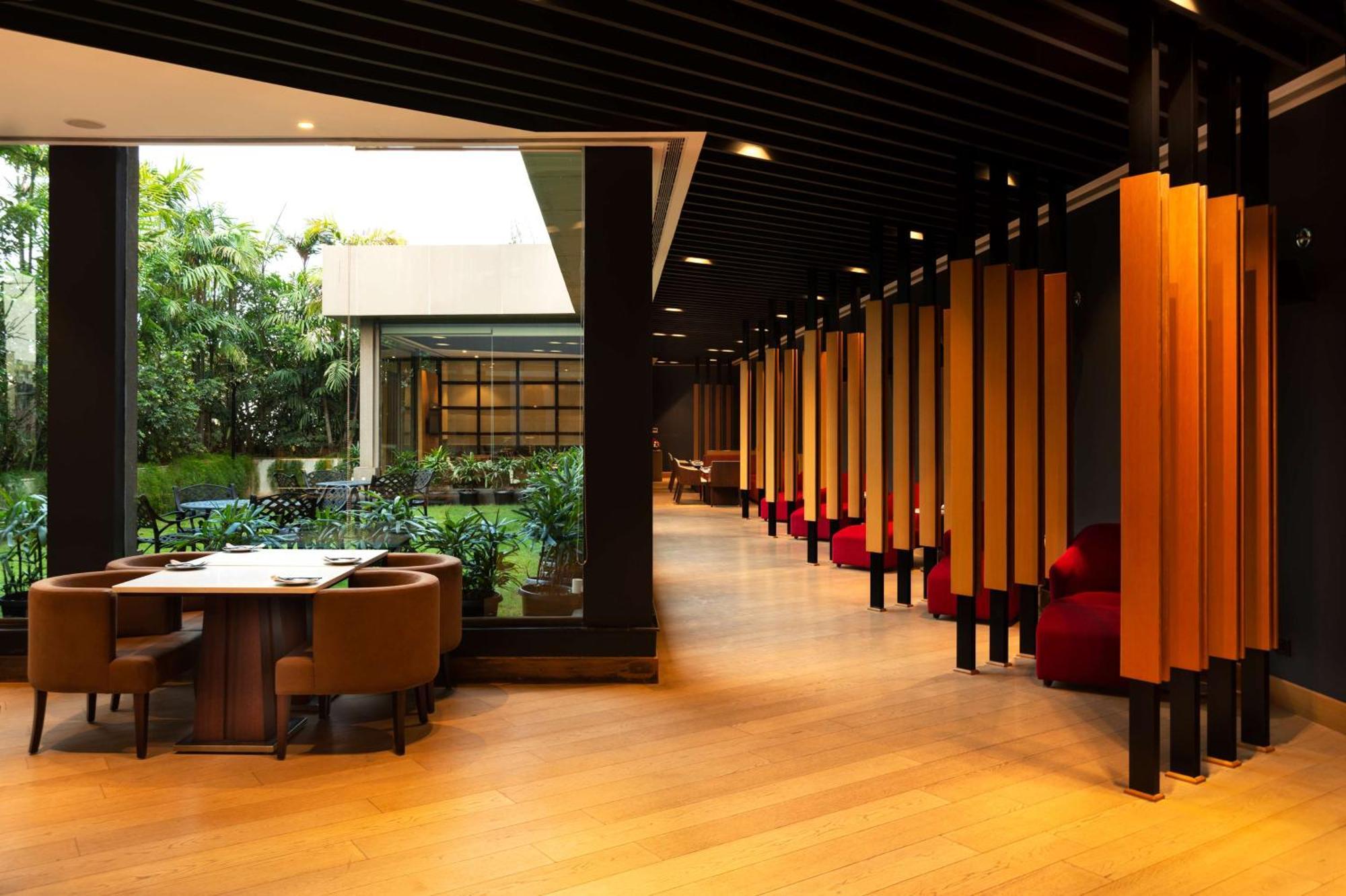 Radisson Blu Bengaluru Outer Ring Road Hotel Eksteriør billede