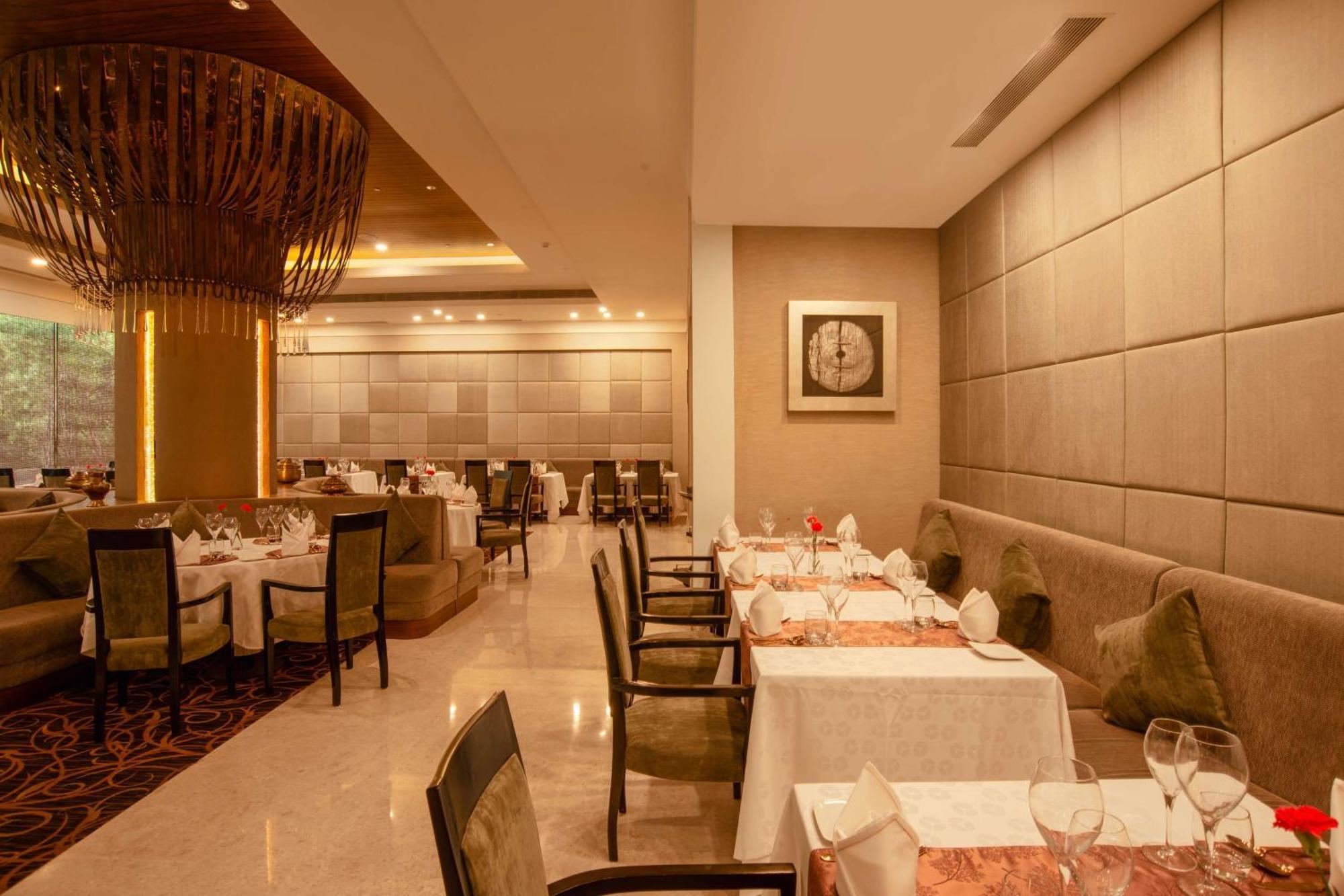 Radisson Blu Bengaluru Outer Ring Road Hotel Eksteriør billede